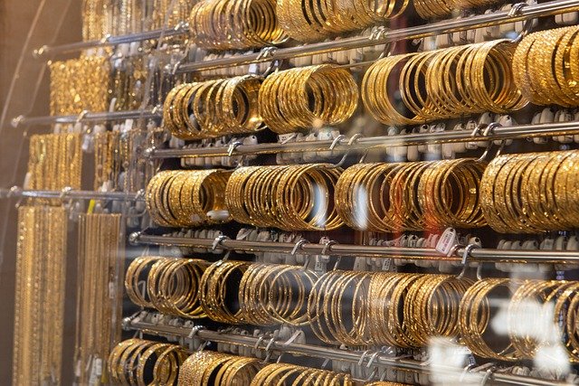 Gold and Silver: Should You Buy Them Now? A Smart Investor’s Guide - 2026